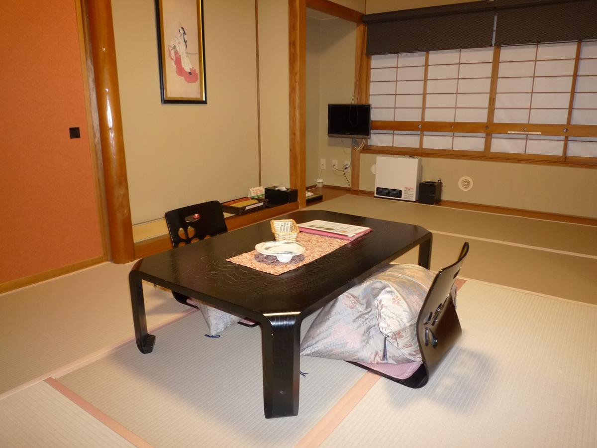 Yudanaka Tawaraya Ryokan Yamanouchi  Exterior photo
